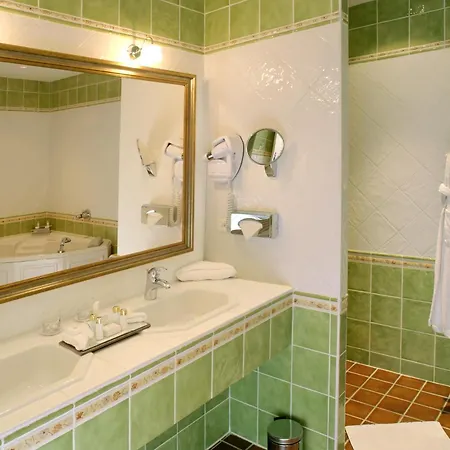 De Cassagne & Hotel 5*